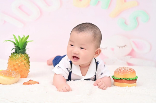 建湖宝宝在妈妈肚子里